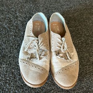 Toms shoes